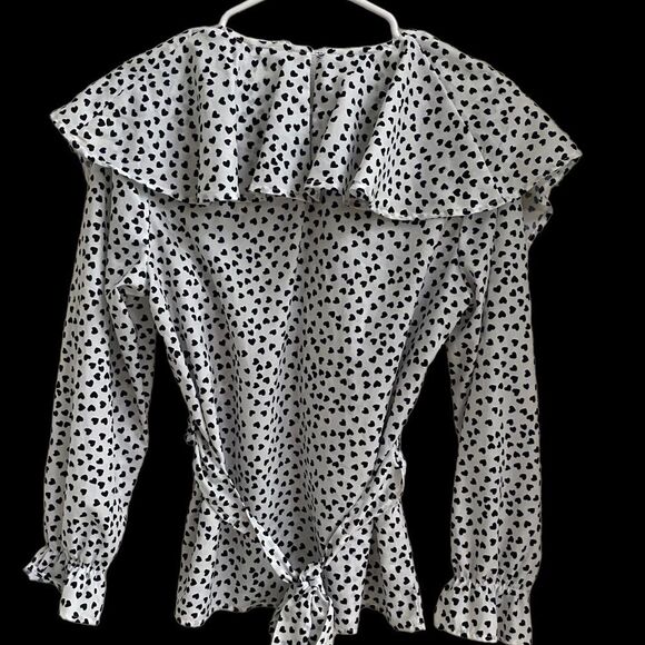 Goodnight Macaroon Heart Pattern Tie Back Black & White Size Medium Top - Picture 6 of 7